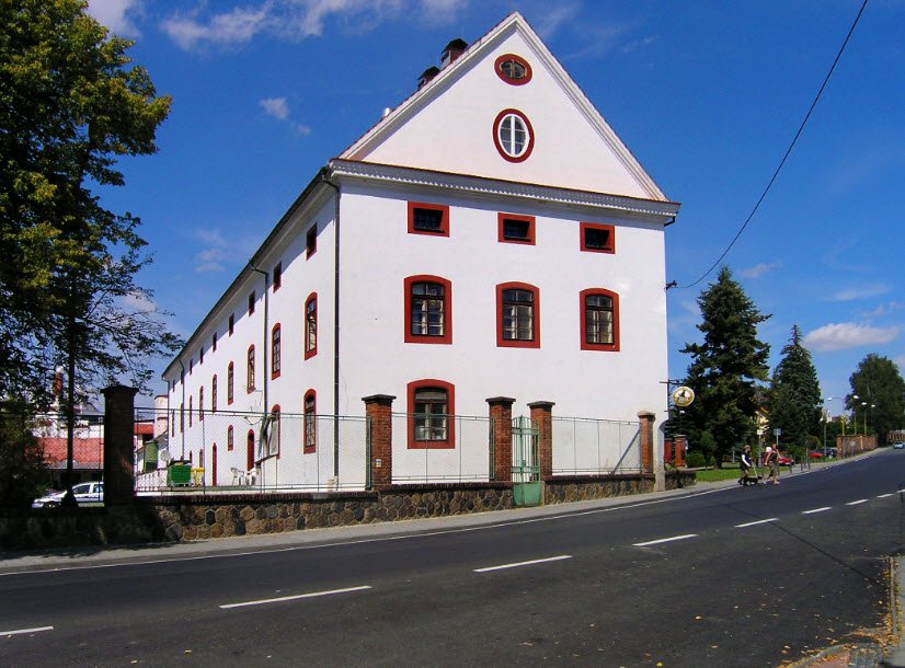 Zámek Lojovice, Velké Popovice, Czech Republic (Czechia)